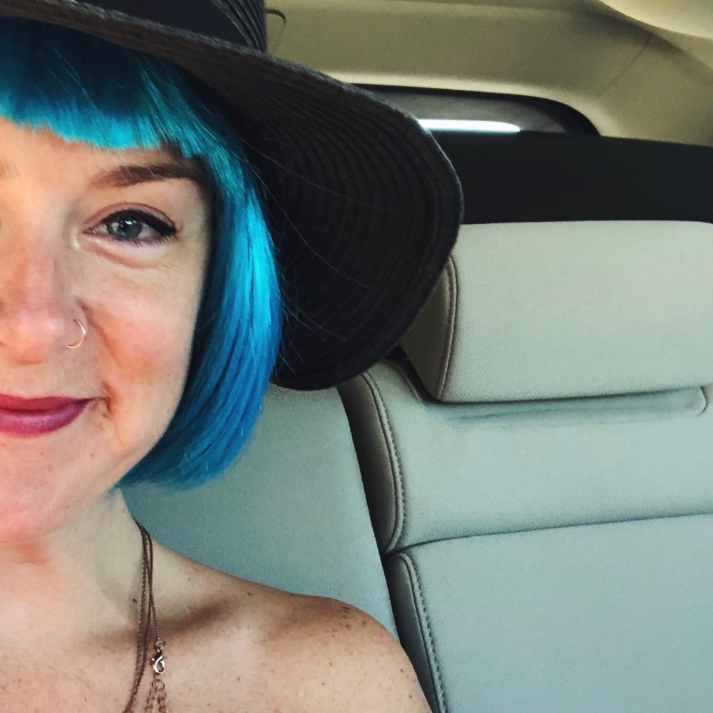 Meet your Posher, Elizabeth